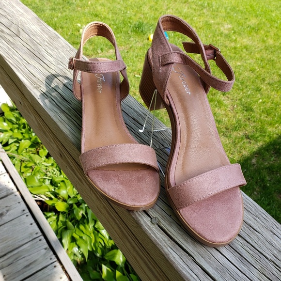 🔥VACATION 🔥Sandals - Picture 2 of 4